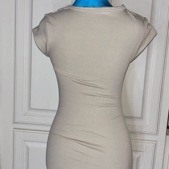 Zara Cream Ribbed Cap-Sleeve Ruched Tee - Picture 3 of 5